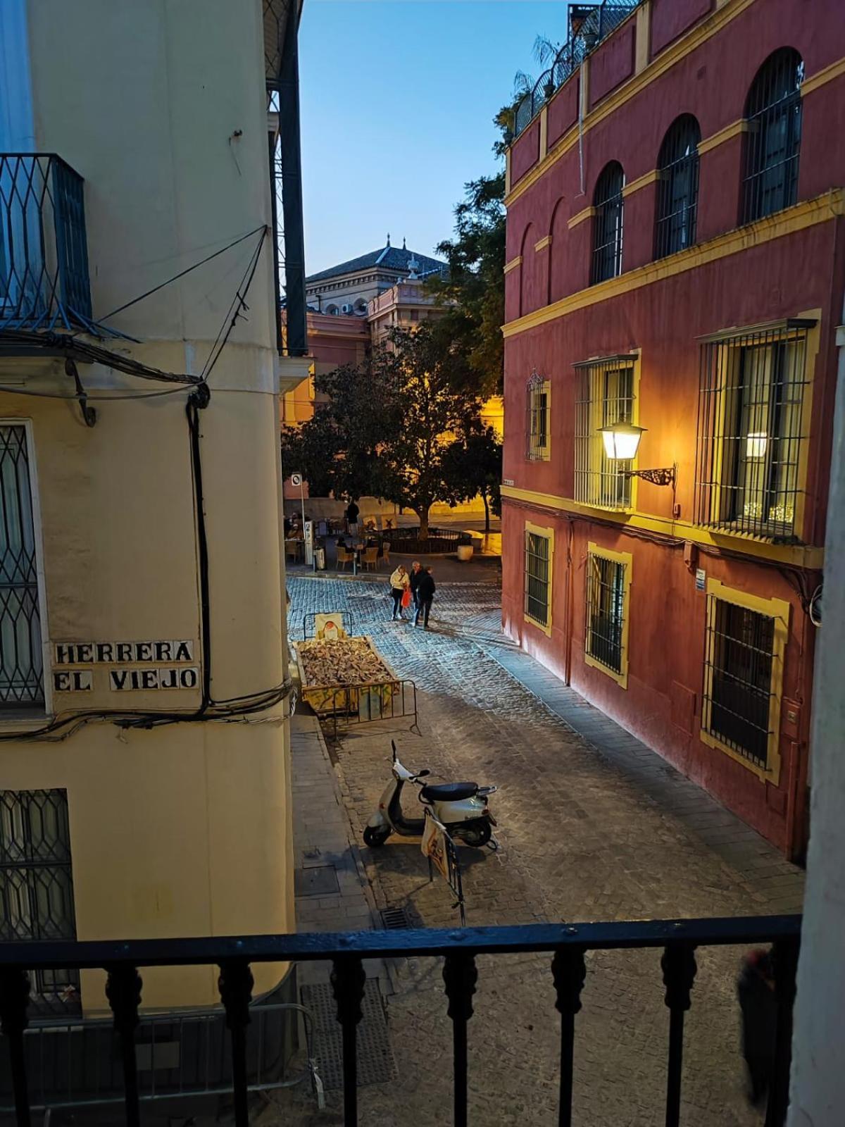 Independent Beautiful House Seville City Center With Private Parking Exterior photo